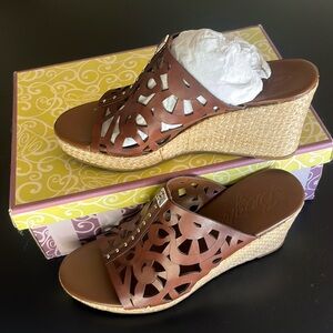 Daria Caramel Vegetal Shoe (BRAND NEW / NEVER WORN)